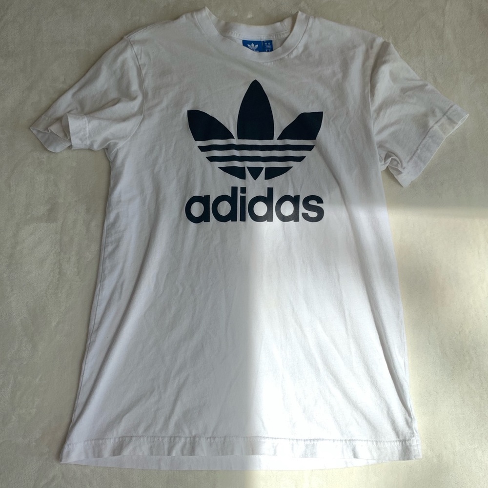 white adidas t shirt